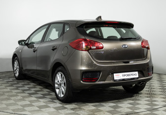 Подержанный автомобиль Kia Ceed Hatchback 2017 года (7 фото)