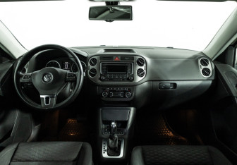 Подержанный автомобиль Volkswagen Tiguan 2011 года (13 фото)