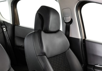 Подержанный автомобиль Peugeot 3008 2014 года (16 фото)