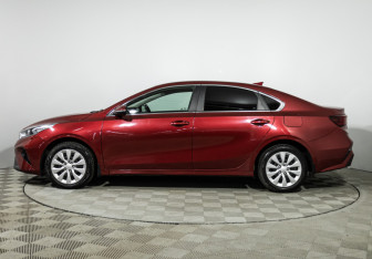 Подержанный автомобиль Kia Cerato Sedan 2021 года (8 фото)