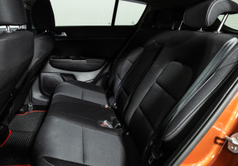 Подержанный автомобиль Kia Sportage 2020 года (10 фото)