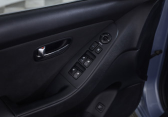 Подержанный автомобиль Hyundai Elantra Sedan 2010 года (18 фото)