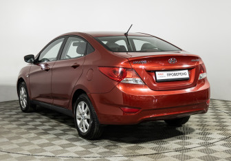 Подержанный автомобиль Hyundai Solaris Sedan 2013 года (7 фото)