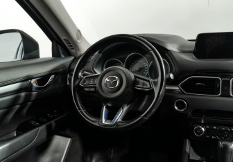 Подержанный автомобиль Mazda CX-5 2017 года (15 фото)