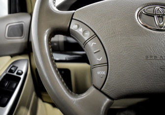 Подержанный автомобиль Toyota Land Cruiser Prado 2008 года (17 фото)