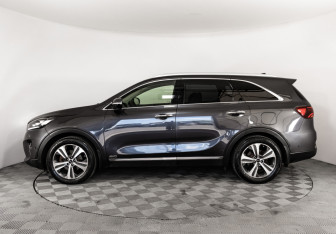 Подержанный автомобиль Kia Sorento 2018 года (8 фото)