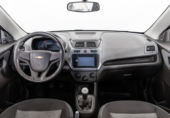 Подержанный автомобиль Chevrolet Cobalt Sedan 2013 года (10 фото)
