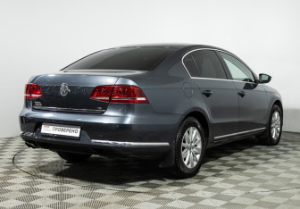 Подержанный автомобиль Volkswagen Passat Sedan 2011 года (5 фото)