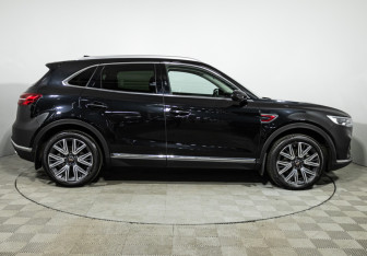 Подержанный автомобиль Hongqi HS5 2024 года (4 фото)