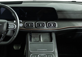 Подержанный автомобиль Jaecoo J8 2024 года (13 фото)