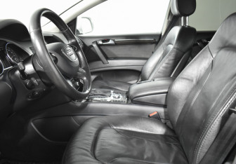 Подержанный автомобиль Audi Q7 2011 года (10 фото)