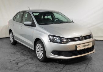 Подержанный автомобиль Volkswagen Polo Sedan 2014 года (3 фото)