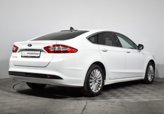Подержанный автомобиль Ford Mondeo Sedan 2019 года (5 фото)