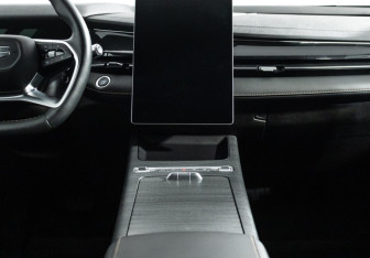 Подержанный автомобиль Geely Preface 2024 года (14 фото)