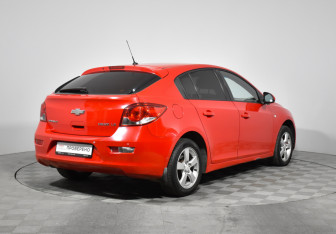 Подержанный автомобиль Chevrolet Cruze Hatchback 2012 года (5 фото)