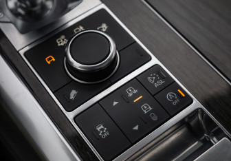 Подержанный автомобиль Land Rover Range Rover Sport 2016 года (23 фото)