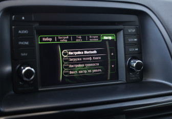 Подержанный автомобиль Mazda CX-5 2012 года (16 фото)