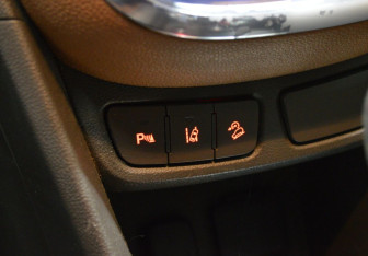 Подержанный автомобиль Opel Mokka 2012 года (18 фото)