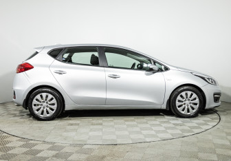 Подержанный автомобиль Kia Ceed Hatchback 2018 года (4 фото)