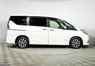 Подержанный автомобиль Nissan Serena Minivan 2019 года (4 фото)