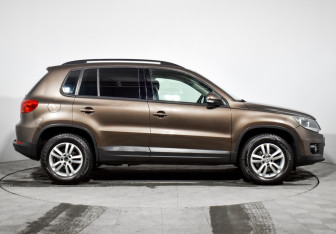 Подержанный автомобиль Volkswagen Tiguan 2015 года (4 фото)