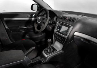 Подержанный автомобиль Skoda Octavia Liftback 2011 года (13 фото)