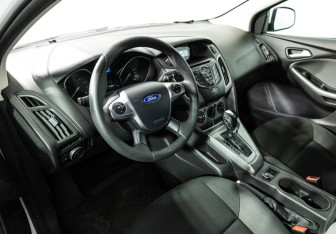 Подержанный автомобиль Ford Focus Hatchback 2012 года (11 фото)
