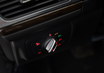 Подержанный автомобиль Audi A6 Sedan 2013 года (19 фото)