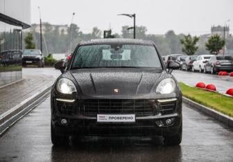 Подержанный автомобиль Porsche Macan 2018 года (4 фото)