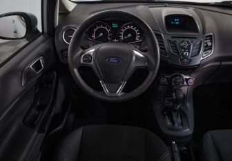 Подержанный автомобиль Ford Fiesta Sedan 2016 года (10 фото)