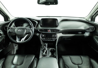 Подержанный автомобиль Hyundai Santa Fe 2019 года (13 фото)