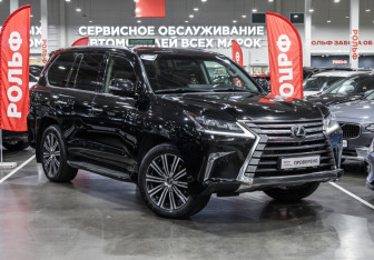 Подержанный автомобиль Lexus LX 2016 года (5 фото)