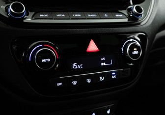 Подержанный автомобиль Hyundai Solaris Sedan 2021 года (15 фото)