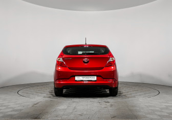 Подержанный автомобиль Hyundai Solaris Hatchback 2016 года (6 фото)