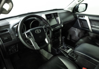 Подержанный автомобиль Toyota Land Cruiser Prado 2011 года (11 фото)