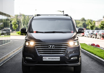 Подержанный автомобиль Hyundai Grand Starex 2018 года (4 фото)