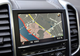 Подержанный автомобиль Porsche Cayenne 2015 года (21 фото)