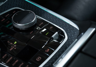 Подержанный автомобиль BMW X7 2021 года (16 фото)