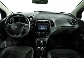 Подержанный автомобиль Renault Kaptur 2017 года (13 фото)