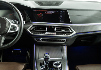 Подержанный автомобиль BMW X5 2020 года (14 фото)