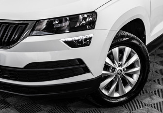 Подержанный автомобиль Skoda Karoq 2021 года (2 фото)