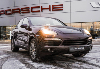 Подержанный автомобиль Porsche Cayenne 2014 года (5 фото)