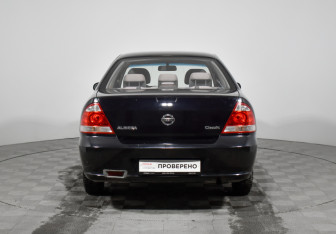Подержанный автомобиль Nissan Almera Classic 2011 года (6 фото)