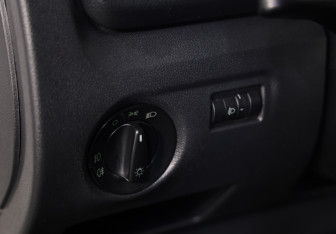 Подержанный автомобиль Skoda Fabia Hatchback 2013 года (17 фото)