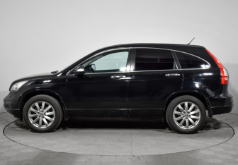 Подержанный автомобиль Honda CR-V 2011 года (8 фото)