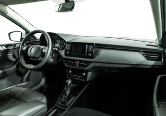 Подержанный автомобиль Skoda Rapid Liftback 2021 года (9 фото)