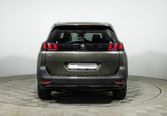 Подержанный автомобиль Peugeot 5008 Suv 2019 года (6 фото)