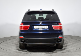 Подержанный автомобиль BMW X5 2007 года (6 фото)
