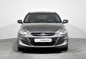 Подержанный автомобиль Hyundai Solaris Hatchback 2011 года (2 фото)