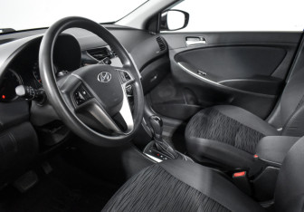 Подержанный автомобиль Hyundai Solaris Sedan 2015 года (9 фото)